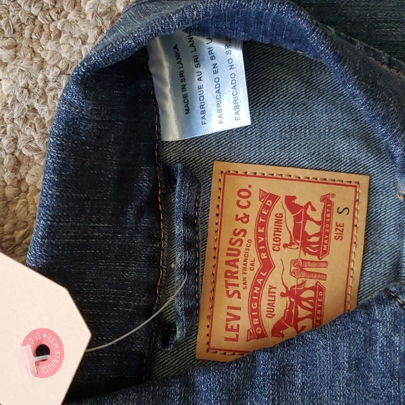 New Levi's Denim Jacket. Size S - Picture 2 of 4